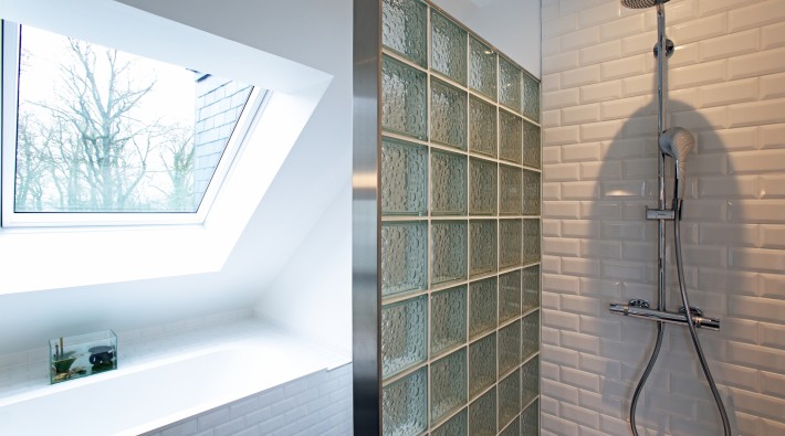 Salle de bain sous combles Luxembourg 2 14